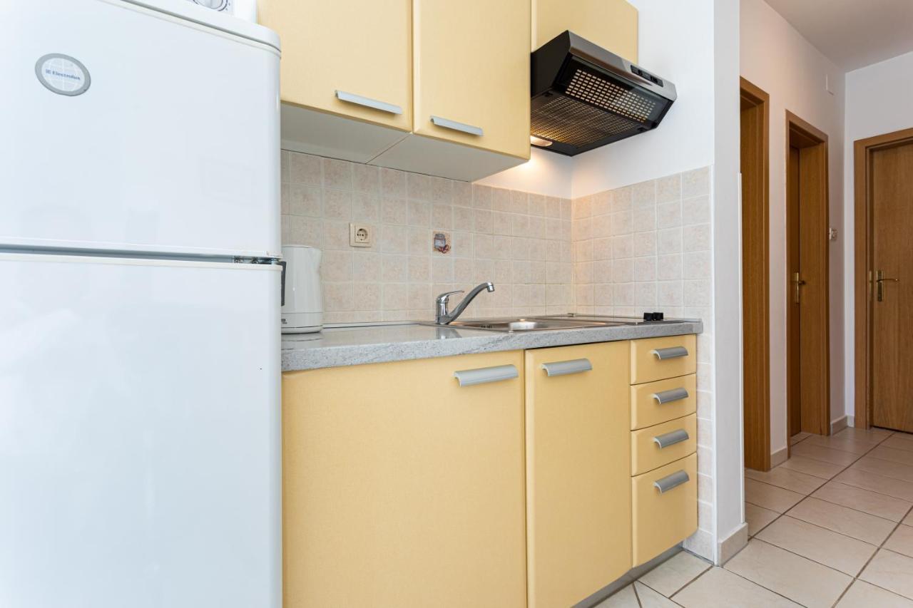 Apartments Crnekovic II Popa Dorcica Baska  Exterior photo