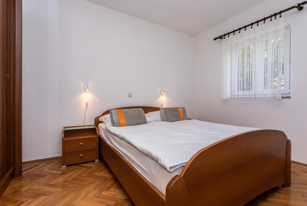 Apartments Crnekovic II Popa Dorcica Baska  Exterior photo